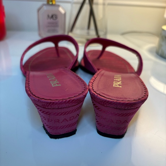 Prada heels - Picture 5 of 6